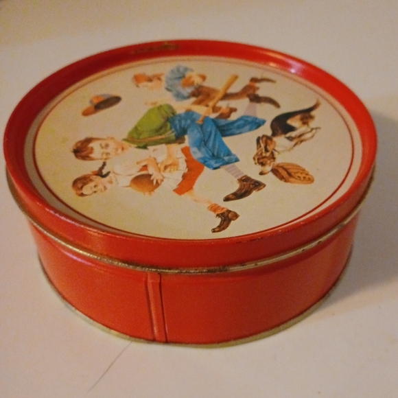 Two Vintage Tins Children & Beagle Playing - Picture 6 of 14